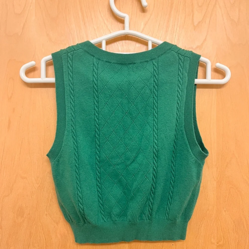 Aritzia Sun-deh Sunday Best Cropped Quinn Sweater Vest Green XS - Picture 2 of 4